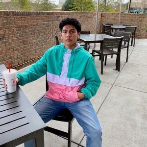 Meet your Posher, Alexis